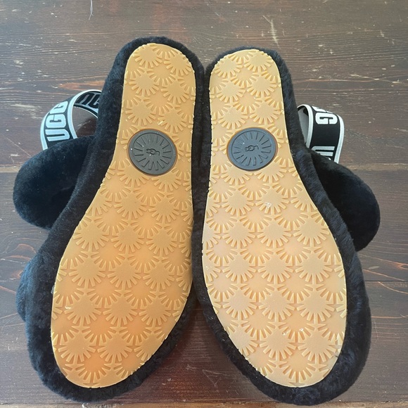 UGG | size 9 | never worn - Picture 4 of 5